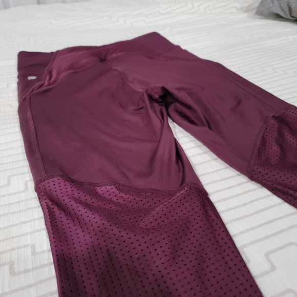 Fabletics Shiny Burgundy Leggings- Small - Picture 2 of 6